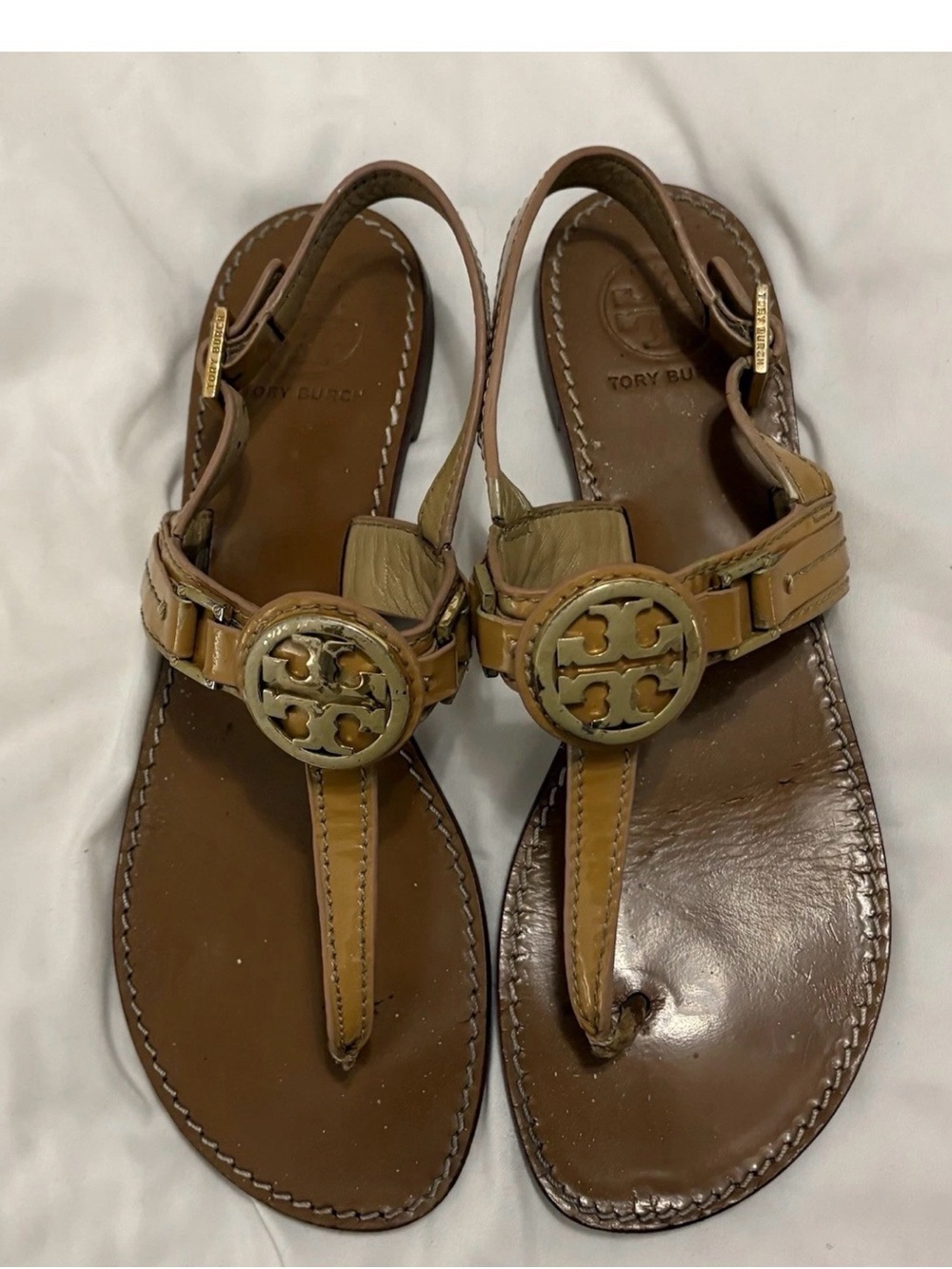 Tory Burch Cassia Women’s Yellow Gold  T Logo Leather Sandals Size 9